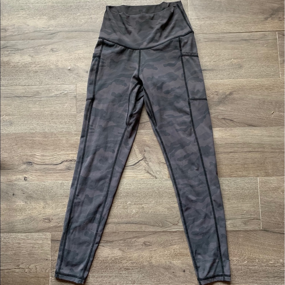Black camo leggings